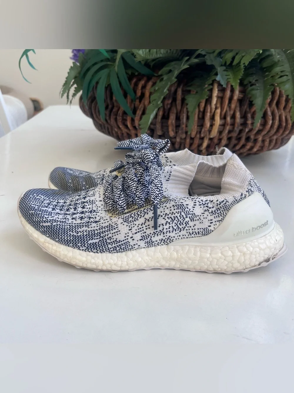 Adidas UltraBoost Uncaged Non Dyed Shoe Sock Sneaker PrimeKnit Mens 8.5 Wht Navy